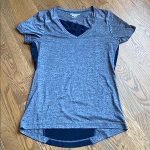Women’s preowned Champion Powertrain v-neck M